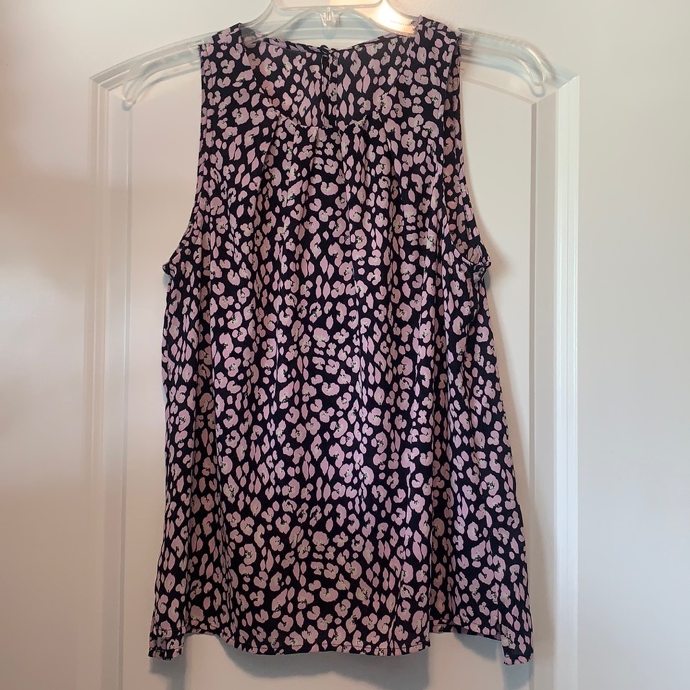 Sleeveless Forever 21 flower top